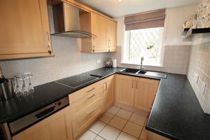 KITCHEN - click for photo gallery